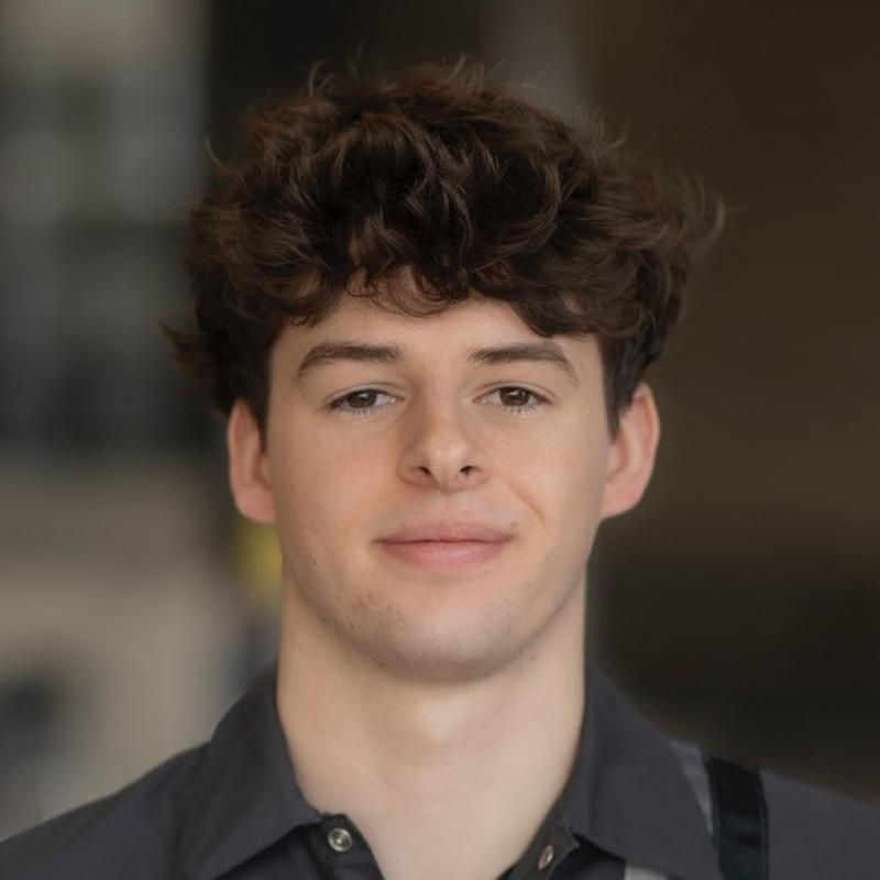 Photo of Andrew Earle