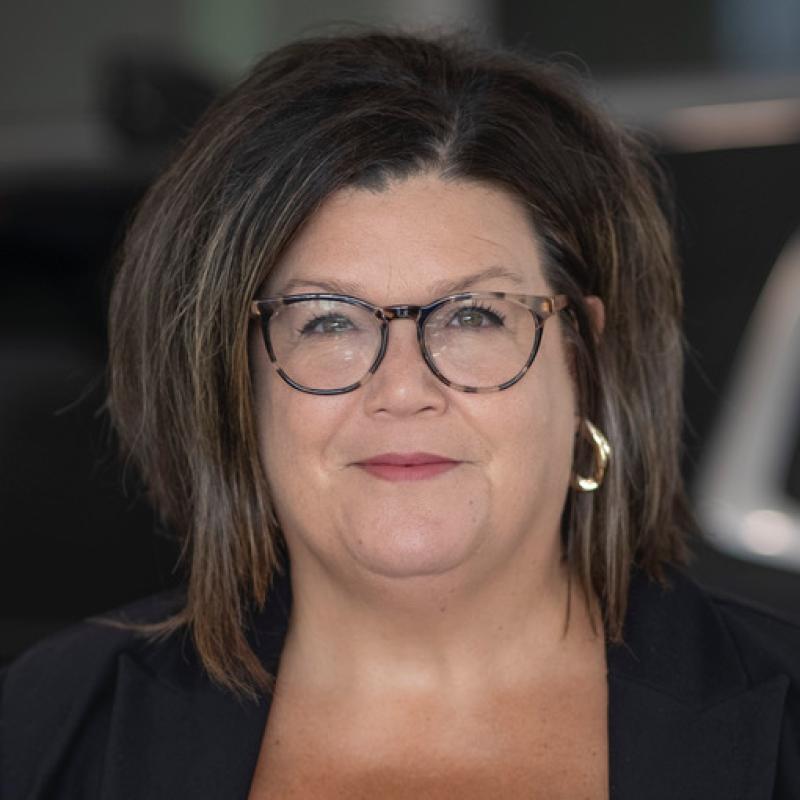 Photo of Mandy MacDonald